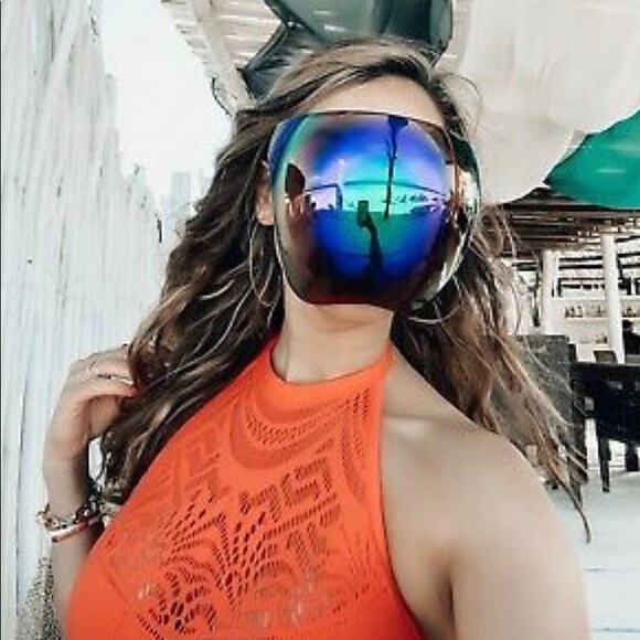 Oversized Sunglasses - Picture 5 of 6